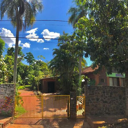 Hostel Garden Stone Puerto Iguazú Zewnętrze zdjęcie